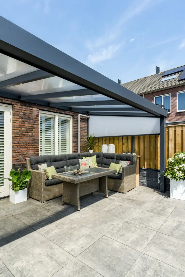 Made-to-measure Giallo verandas for tailored outdoor solutions