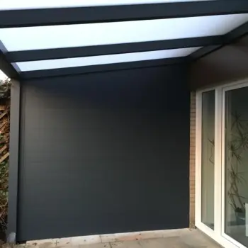 Sleek aluminium panels for modern verandas