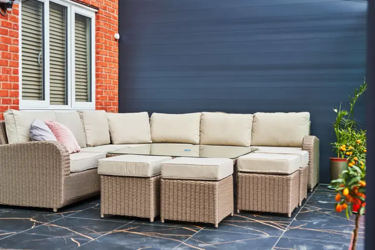 Lightweight aluminium panels for versatile shading