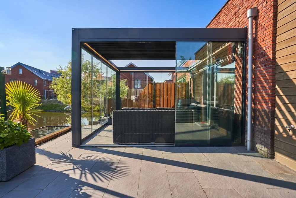 Pinela Deluxe Veranda with motorised remote control retracable roof and glass doors